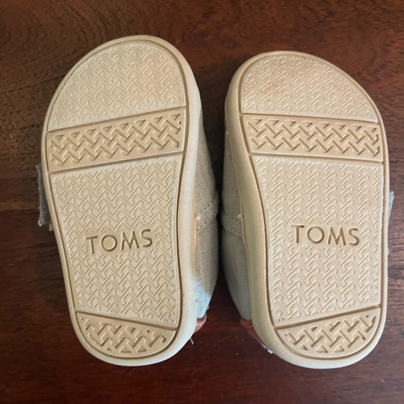 Toms Gray Baby Shoe with Velcro Strap - Picture 4 of 4